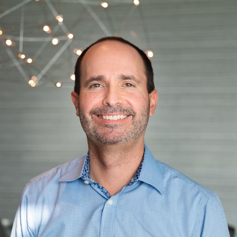 Headshot of Andrew Farnum